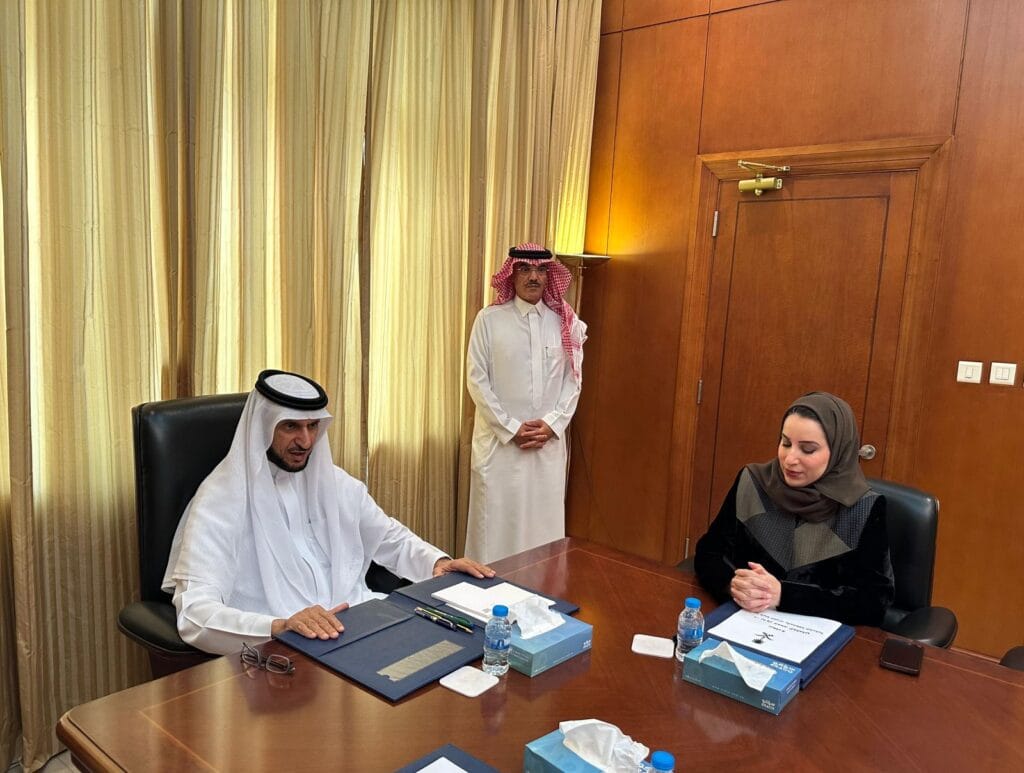 محافظ القطيف يلتقي بهيئة التراث وتطوير الشرقية… ويطّلع على آفاق المشاريع الحضارية والتنموية بالمحافظة