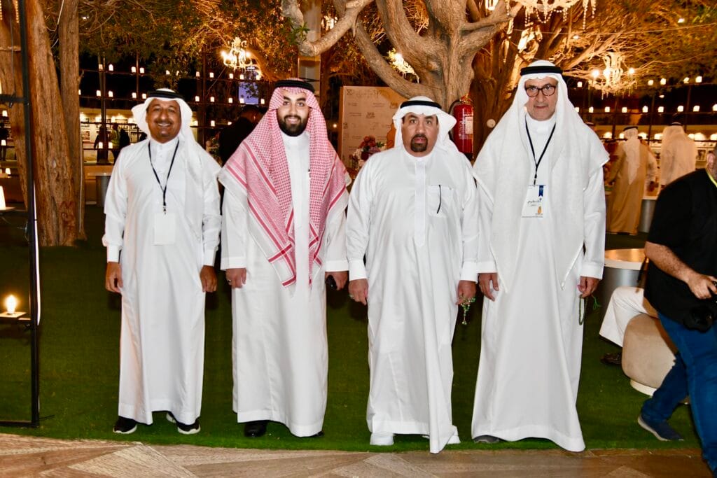 رجل الأعمال الحاج سالم السالم يزور “خلود العطاء” ويشيد بتنظيمه وأركانه المتنوعة