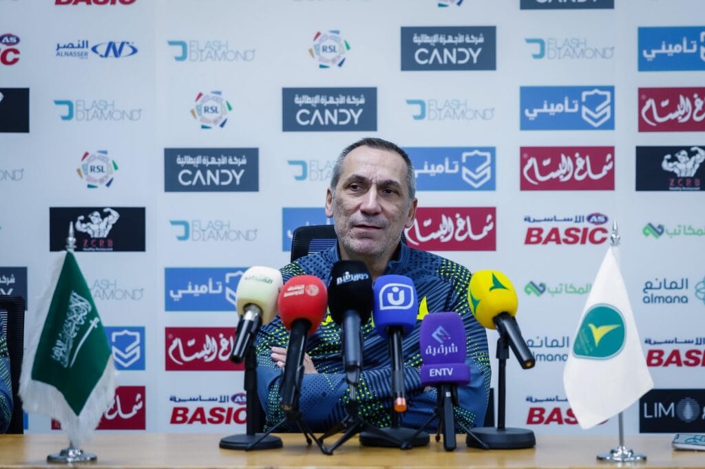 دونيس: جاهزون لمواجهة الأهلي بانضباط وتوازن.. وبناء الفريق يبدأ من الحارس