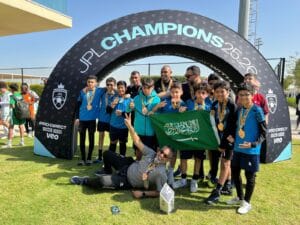 أكاديمية ستارز بالقطيف تتوّج بلقب كأس الخليج للأكاديميات في أبوظبي