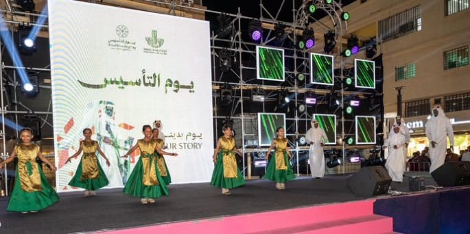 «بالصور :أيام سوق الحب 6» يحتفي بيوم التأسيس في قلب الدمام وسط أجواء وطنية مبهجة