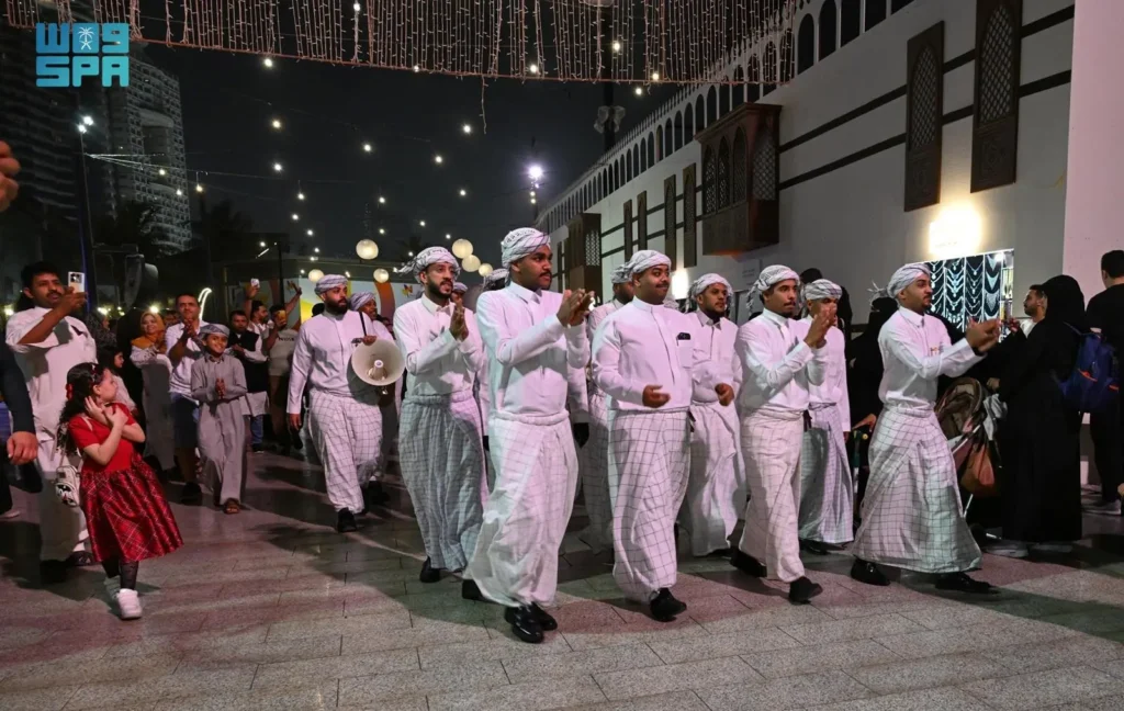 أجواء العيد تنبض بالحياة في بروميناد واجهة جدة البحرية