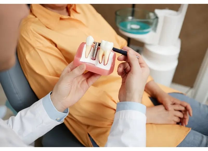 د.هاني موسى اختصاصي طب الأسنان بمستشفيات الحمادي يجيب على السؤال الدائم