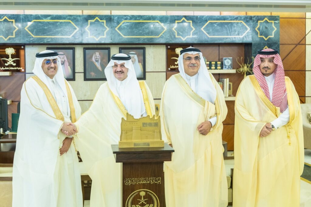 سمو أمير المنطقة الشرقية يكرّم الجهات الداعمة لمهرجان ربيع النعيرية 24