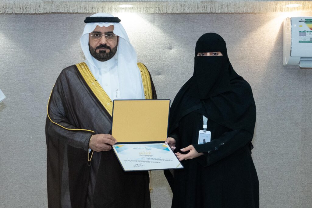 سعادة وكيل محافظة الأحساء يكرّم مركز “شمل” بالمحافظة التابع لجمعية أفلاذ لتنمية الطفل