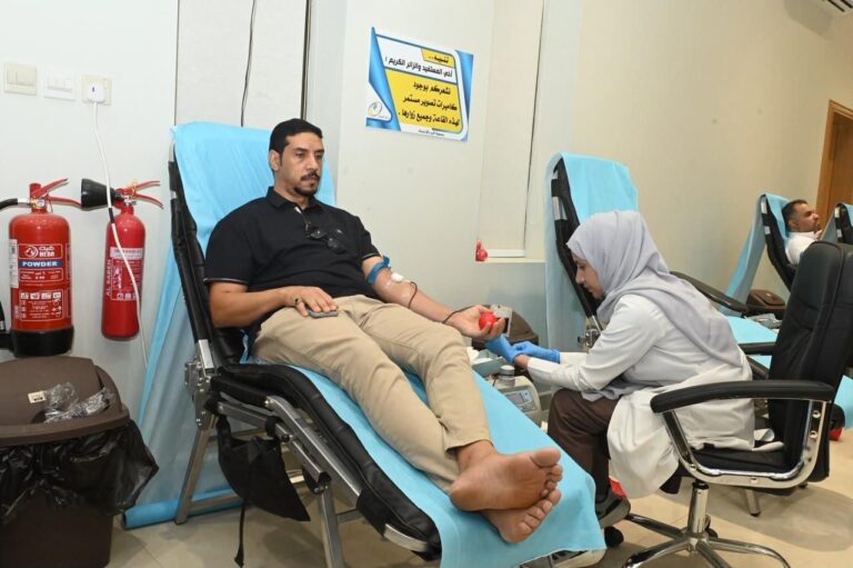 بالصور .. تدشين حملة التبرع بالدم 9 بمركز برّ النجاح بالأحساء