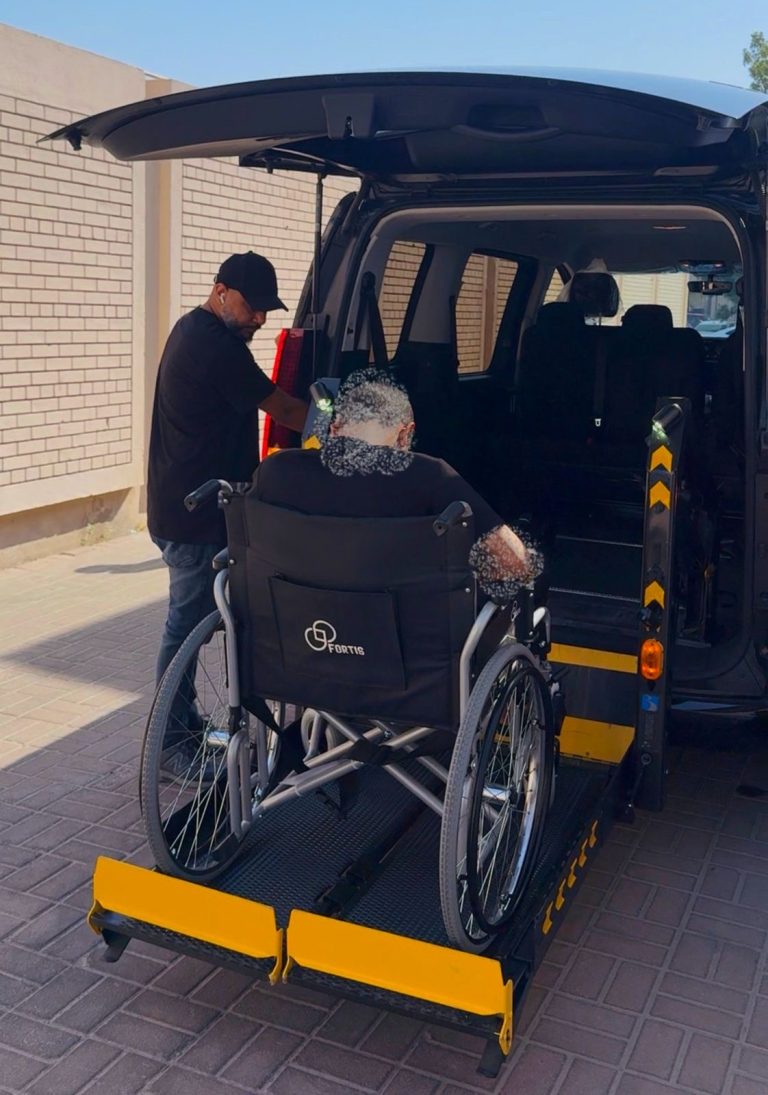 القطيف الخيرية تمكّن طالبًا من أداء اختباراته رغم ظروفه الصحية