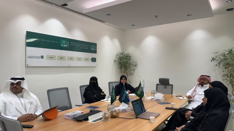 «سعادة» تبحث فرص الشراكة والتكامل مع مؤسسة المجدوعي الخيرية