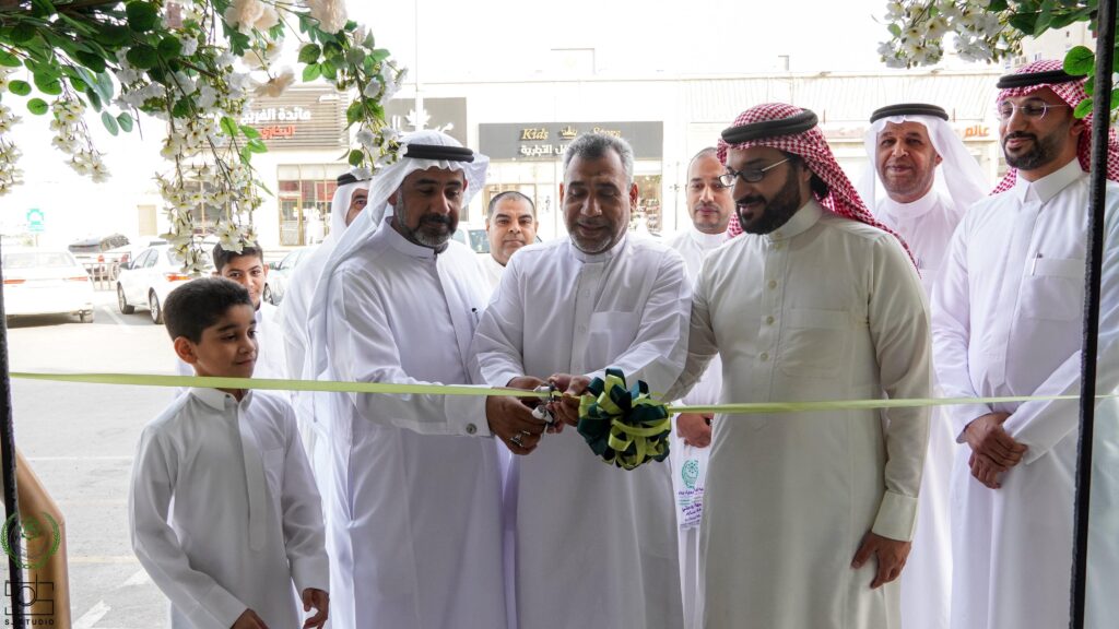 بالصور.. “مجمع جمعية مضر الطبي العام” يحتفي بحلته الجديدة تزامناً مع احتفالات المعايدة